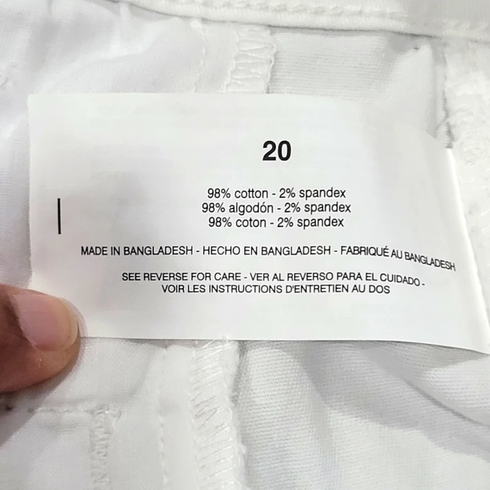 NWT Anne Klein Size 20 Cotton/Spandex Blend White Jean Chino Shorts with Pockets